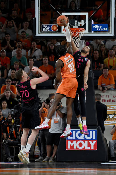 玻利维亚的 玻利维亚的