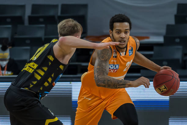 他们在中场 他们在中场