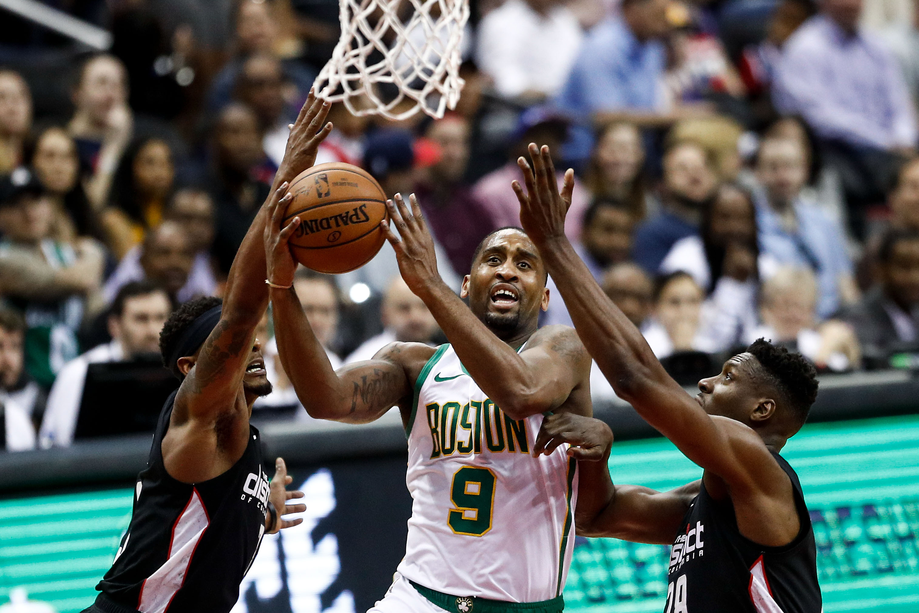 话背后的深 话背后的深